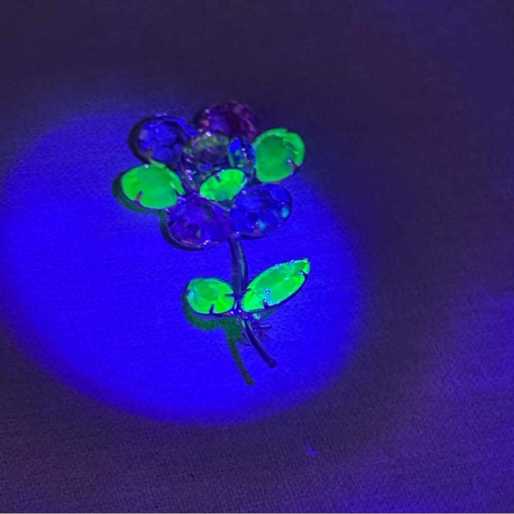Vintage uranium glass 1980s Elegant Multicolor Floral Brooch - Picture 7 of 9
